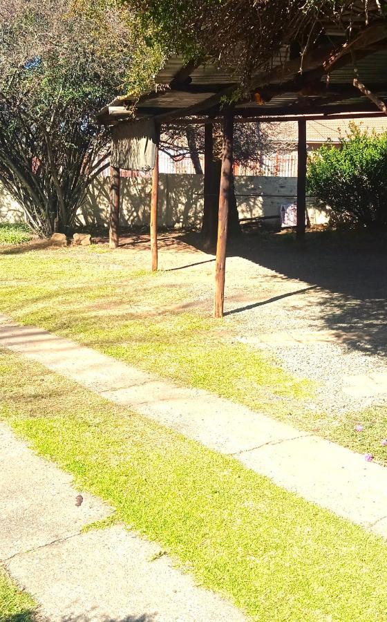Rheola'S Guest Cottage Harrismith Eksteriør bilde